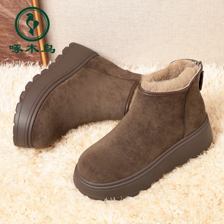 啄木鸟冬季新款女式短靴加绒保暖厚底防滑雪地靴时尚百搭女棉靴