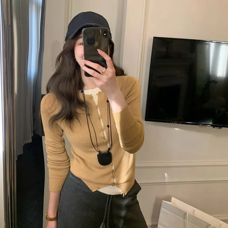 秋季时髦洋外穿气拼接长袖开衫假两件针织衫女设计感毛衣外搭上衣