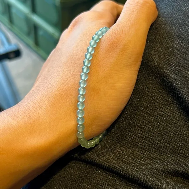 爆款！时尚万能搭配中性翡翠冰蓝手串4mm+随光线渐变