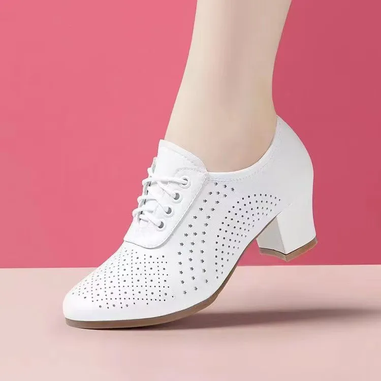 系带鞋成年白色真软皮舞蹈鞋广场舞女士跳舞鞋软底百搭摩登小皮鞋