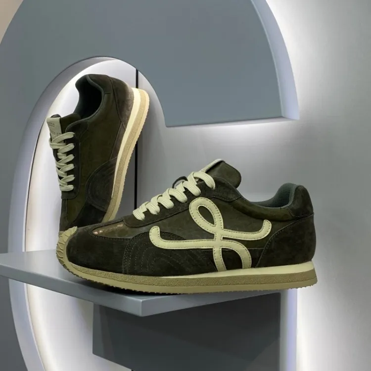 欧洲站2025秋季新款平跟青少年时尚休闲板鞋拼色系带潮流鞋子男款