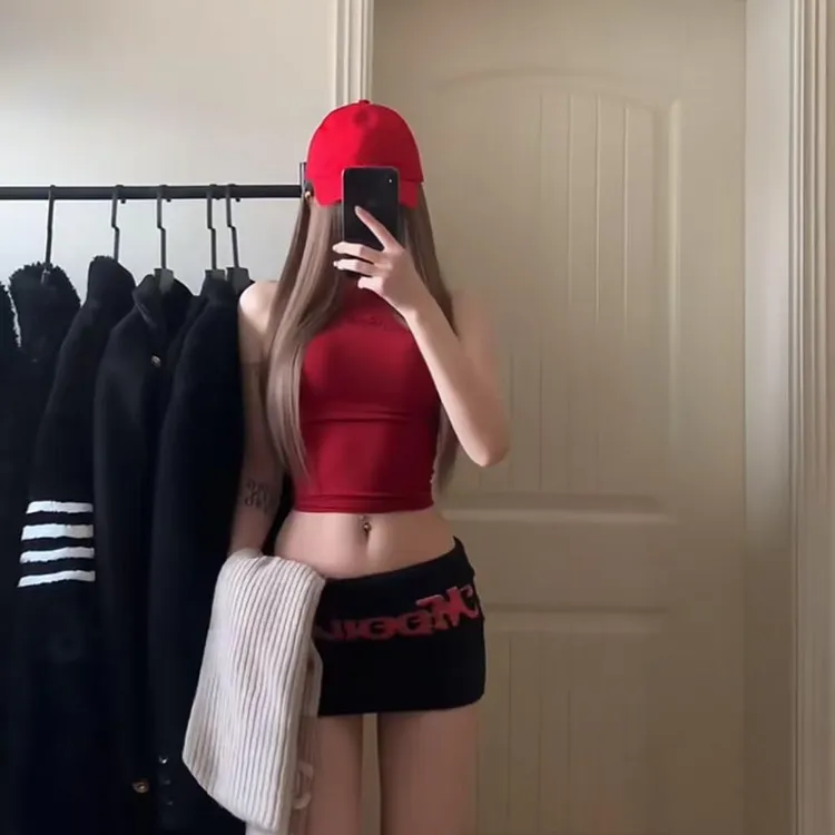 【YiJia~】辣妹风夏季纯欲性感红色收腰短款上衣修身印花字母半身裙