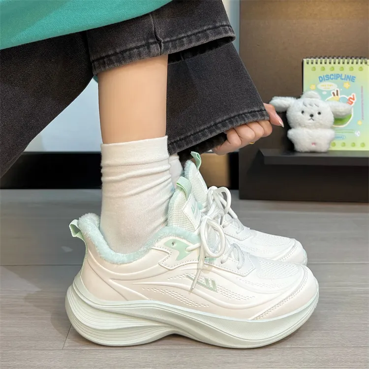 回力青梅绿加绒运动鞋女2025冬季新款高颜值百搭减震保暖跑步鞋子