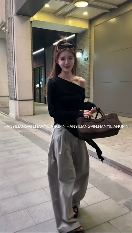 【邂逅】高级感不规则斜肩小衫