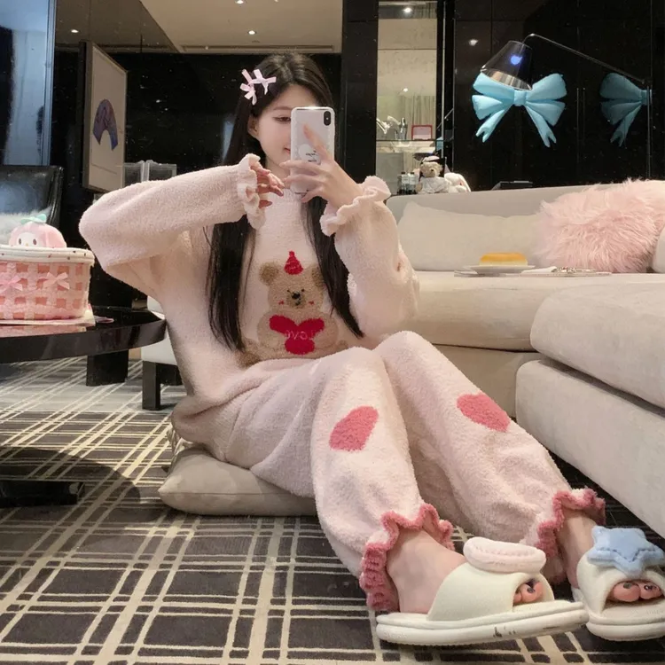 卡通小熊甜美可爱睡衣宽松外穿圆领套头软糯加厚慵懒风女家居服