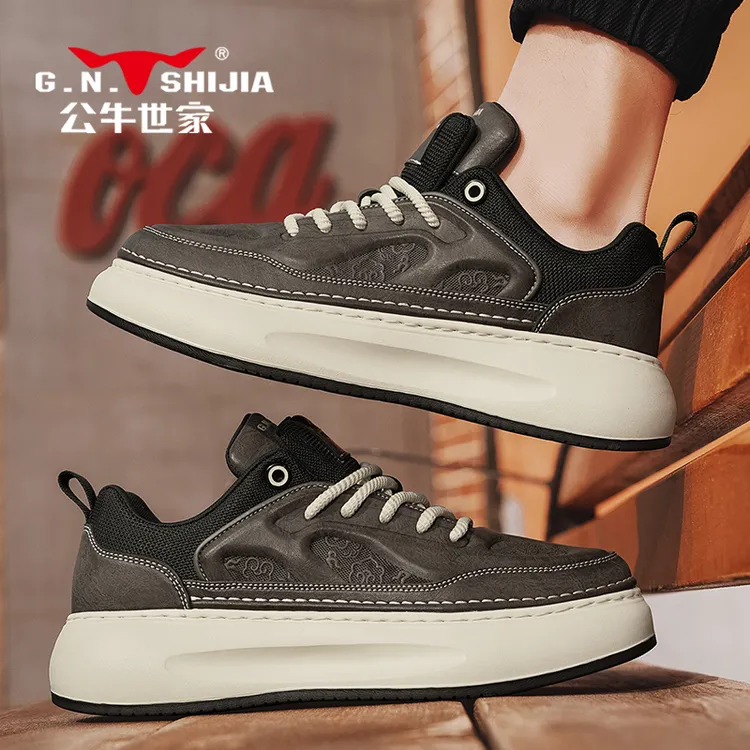 公牛世家2026马年新款祥云纳福图腾潮流男鞋百搭时尚透气耐磨软底商品图