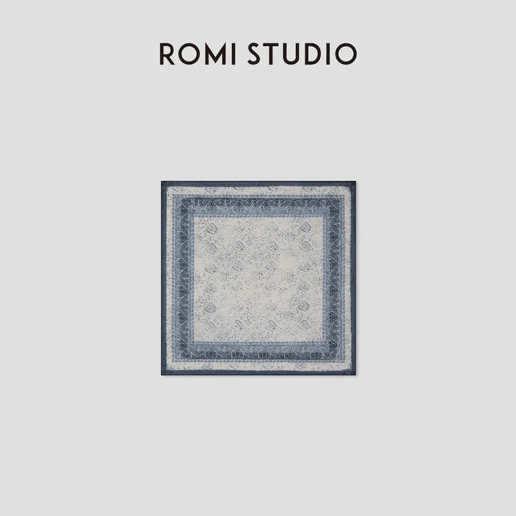ROMI STUDIO民族度假风100%苎麻蓝染工艺印花方形丝巾 RWCLPJ2759