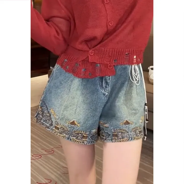 艾塔莉夏季女款时尚刺绣牛仔短裤显瘦刺绣女装休闲风气质百搭印花