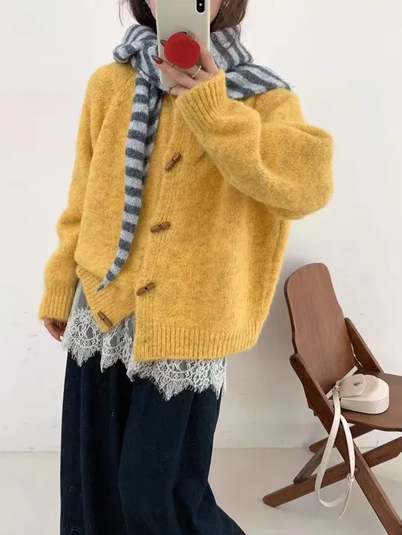 韩版温柔风圆领木质扣纯色软糯毛衣外套休闲百搭慵懒风针织开衫女