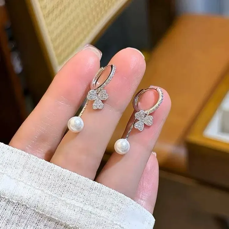 纯铜仿珍珠耳饰 耳扣百搭女设计感三叶草微镶轻奢锆石流苏小小众