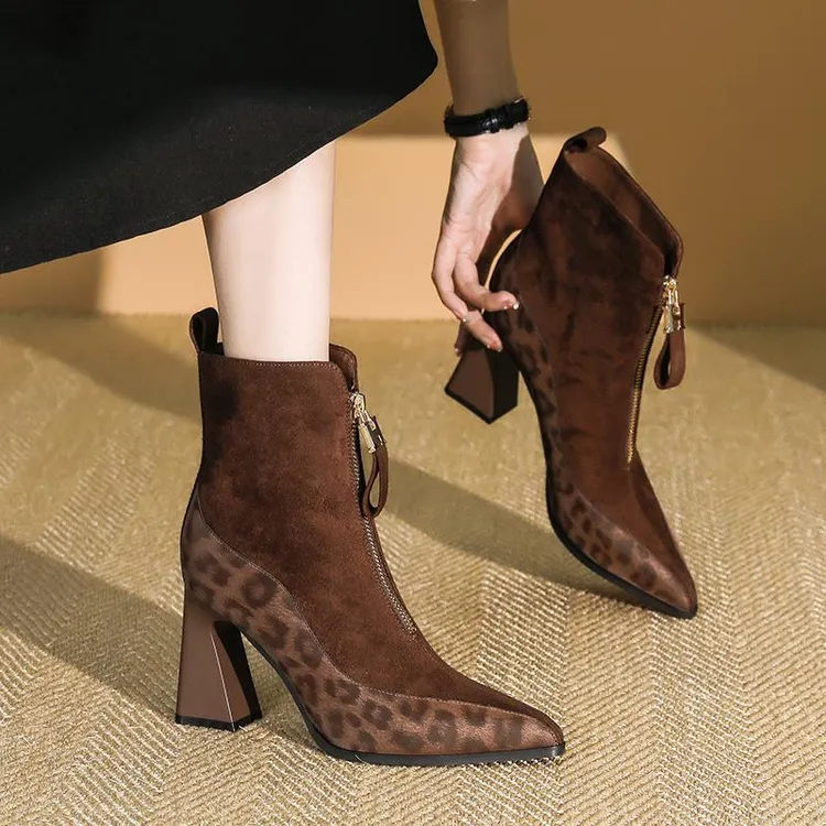 时尚高跟短靴女小个子2025秋冬新款加绒马丁靴粗跟尖头时装瘦瘦靴