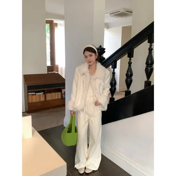 赵小小【奶霜冬日】9660 设计感甜美绑带立体手工花朵拼接毛毛外套