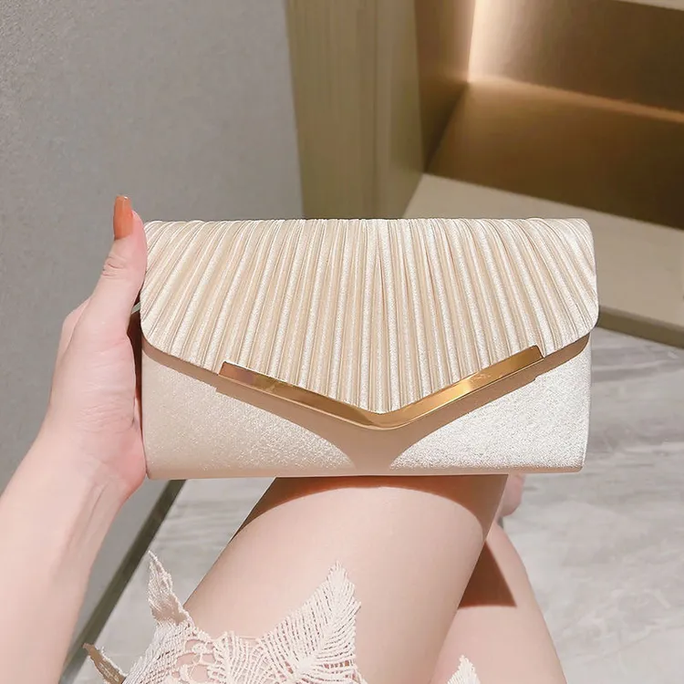 涤纶新款绸缎晚宴包高档宴会手拿包斜挎女士名媛褶皱高级感信封包