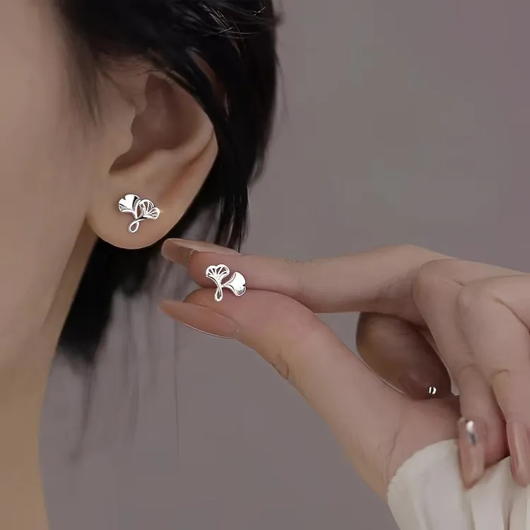 足银耳饰 999纯银杏叶耳钉女养耳洞耳环螺丝拧扣防掉睡觉免摘百搭