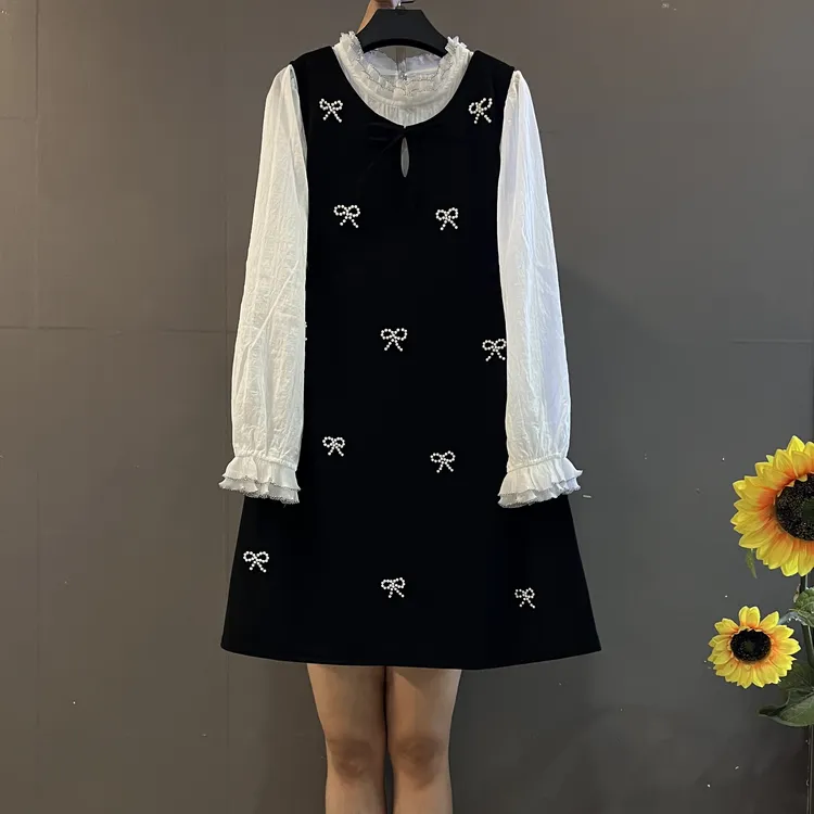 新款简约通勤风花边领打底衫搭配无袖蝴蝶结装饰连衣裙洋气两件套