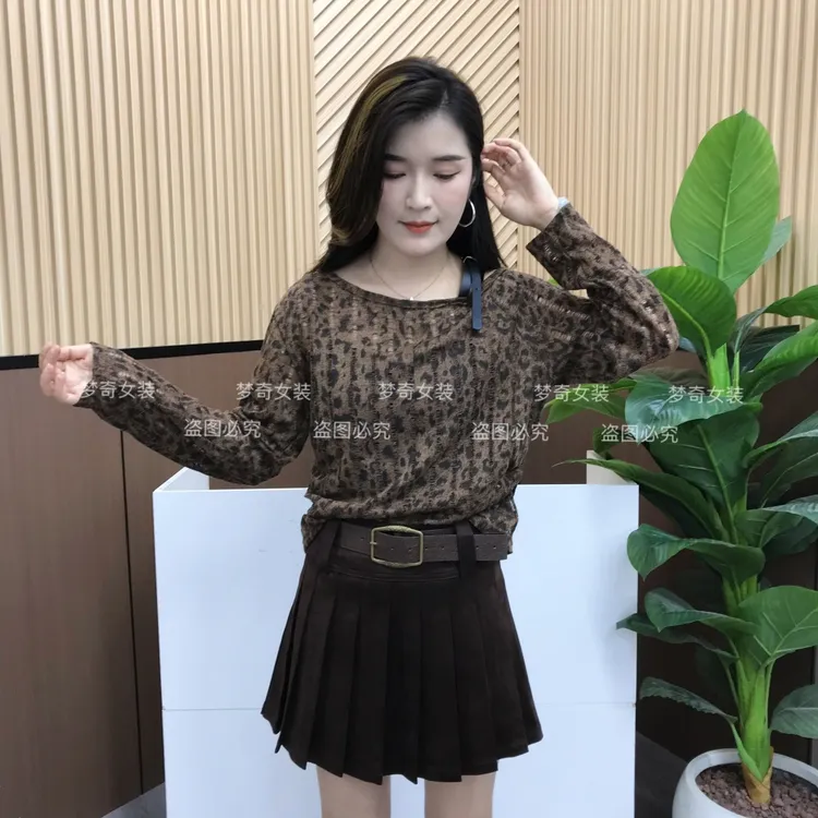 欧货韩版新款高级感露肩洋气长袖针织T恤女时尚豹纹印花减龄上衣