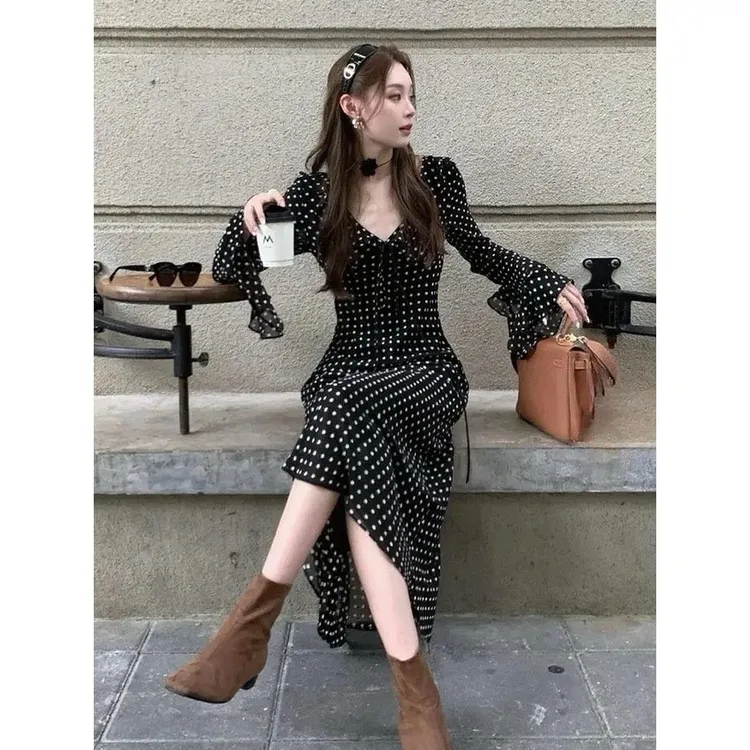 秋季流行掐腰裙子气质法式高级感大方得体绝美黑色波点长袖连衣裙