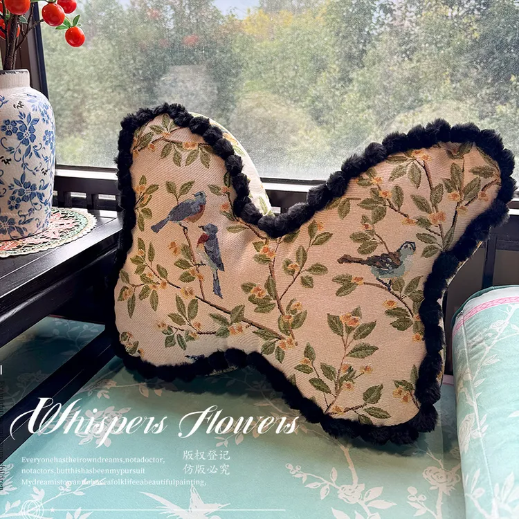 喜上眉梢蝴蝶抱枕垫护腰高端复古氛围感靠枕高级感沙发造型枕腰靠