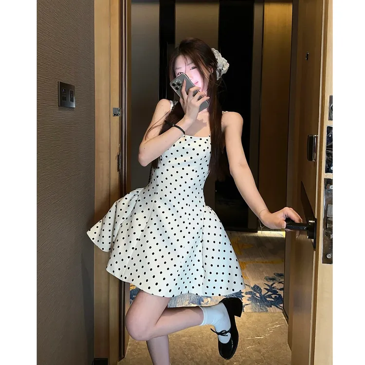 虞书欣jennie同款小个子法式波点方领收腰连衣裙气质思允穿搭集