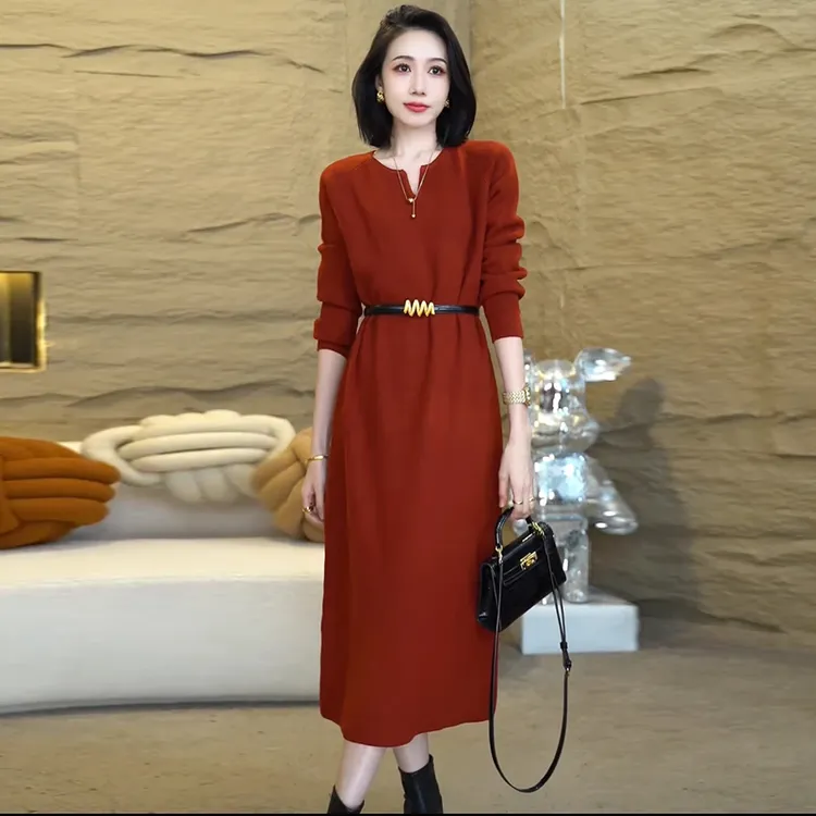 时尚针织连衣裙女2025秋季新款洋气质显瘦中长款V领百搭打底裙子