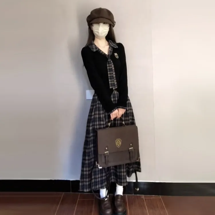 韩系学院风黑色长袖格纹连衣裙子女2025新款早秋穿搭一整套装长裙