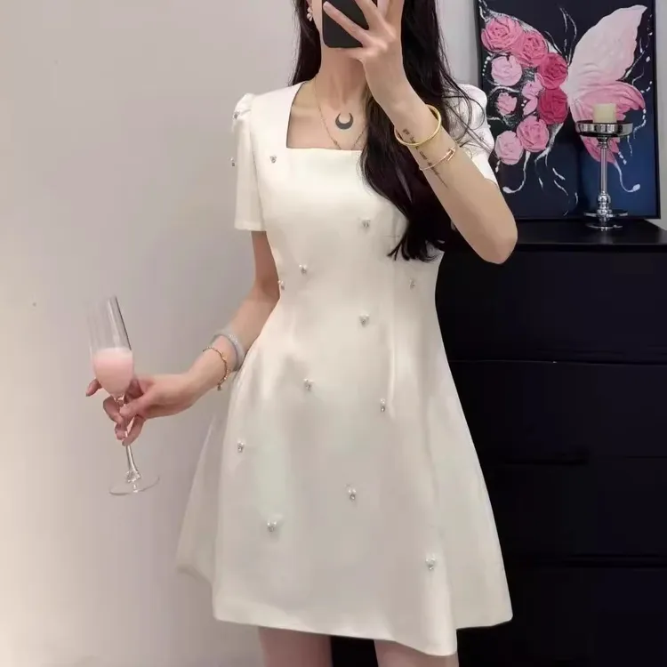 小香风钉珠泡泡袖连衣裙女2025夏季新款方领收腰显瘦气质A字裙子