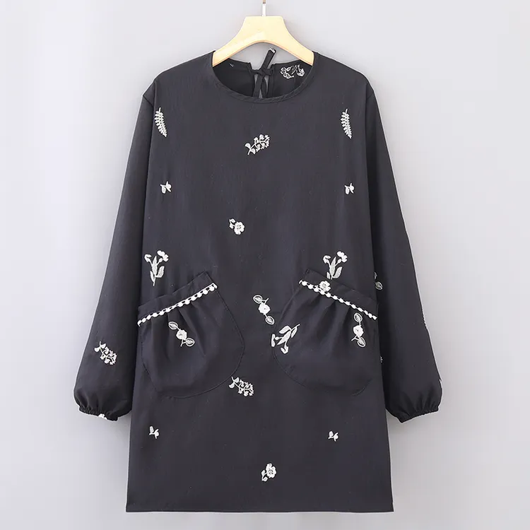 韩版刺绣围裙家用厨房防污透气长袖围腰外穿罩衣防泼水餐饮可爱女