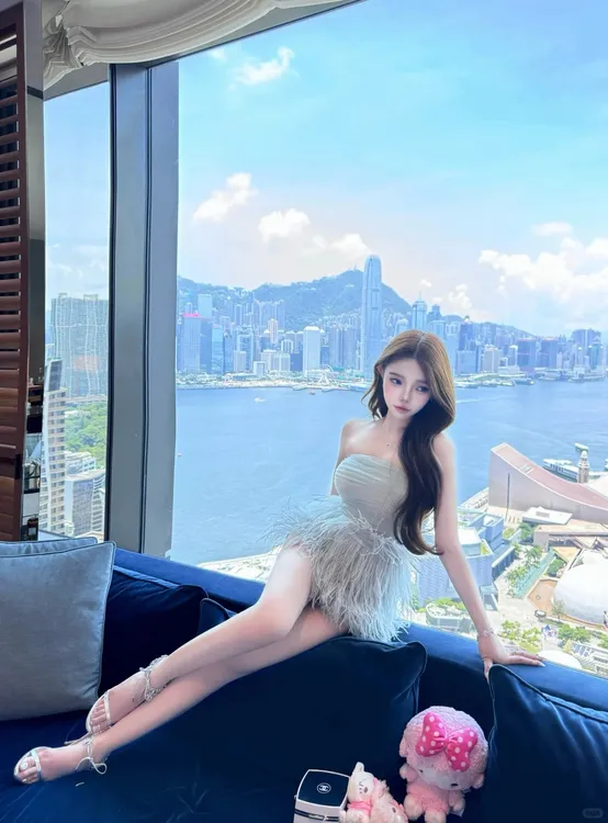 抹胸连衣裙女高级感轻奢名媛宴会小礼服性感露背收腰a字蓬蓬短裙