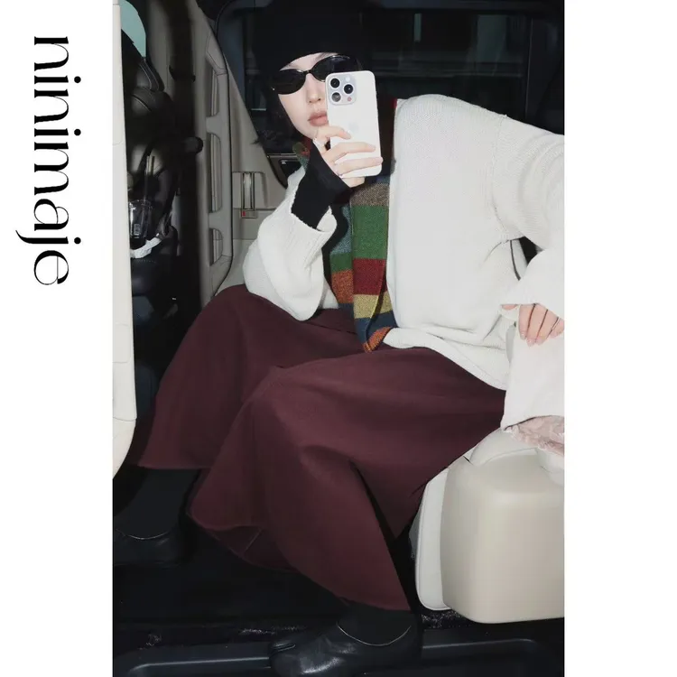  NanBeiBei 秋冬极简设计款重磅卷边下摆肯豆毛衣 7032