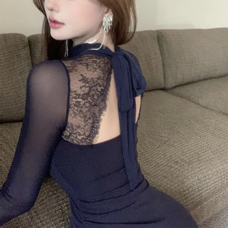 网红风法式拼蕾丝长袖连衣裙露背月销10万高级感修身显瘦包臀短裙