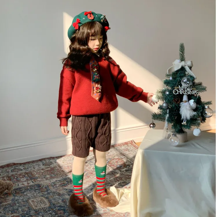 壹妈童装女童套装韩版圣诞穿搭秋冬洋气女宝红色毛衣咖色针织短裤
