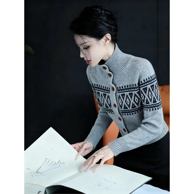 费尔岛风复古提花灰色立领针织衫女秋冬2025新款外搭显瘦长袖开衫