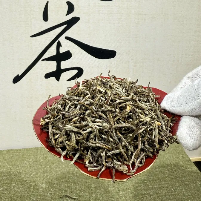 京味苿莉珍香 香气馥郁 浓香型 滋味丰富 经沏耐泡 福建茶坯