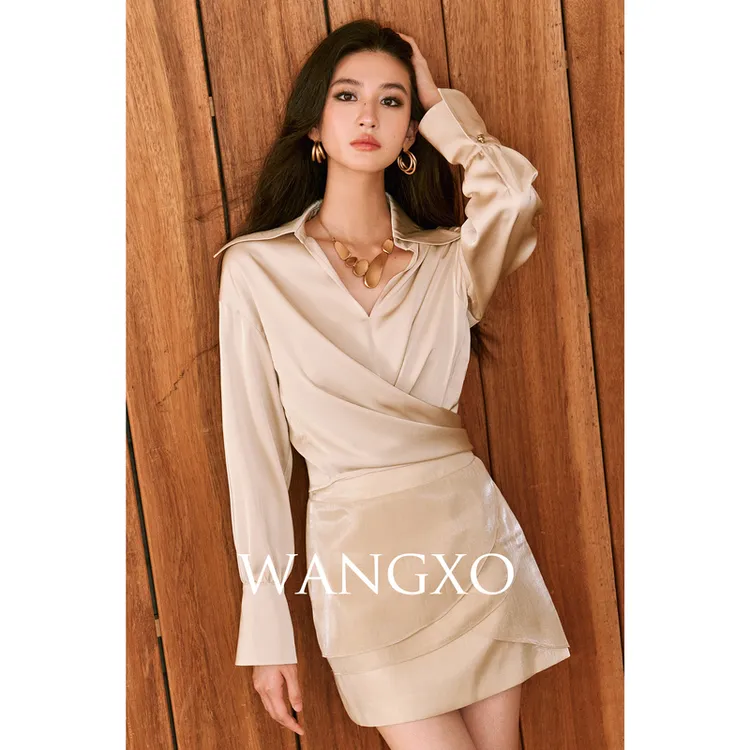 WANGXO 柔光缎交叉绑带V领长袖衬衫套装250690W