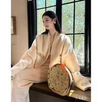 阿琳ALIN【罗马画报】苏力羊驼贝贝上衣女廓形斗篷呢子大衣AL5OSD10