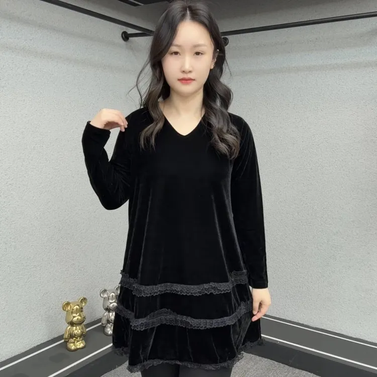 欧货气质丝绒连衣裙女2025春季洋气设计感v领荷叶边法式中长裙潮