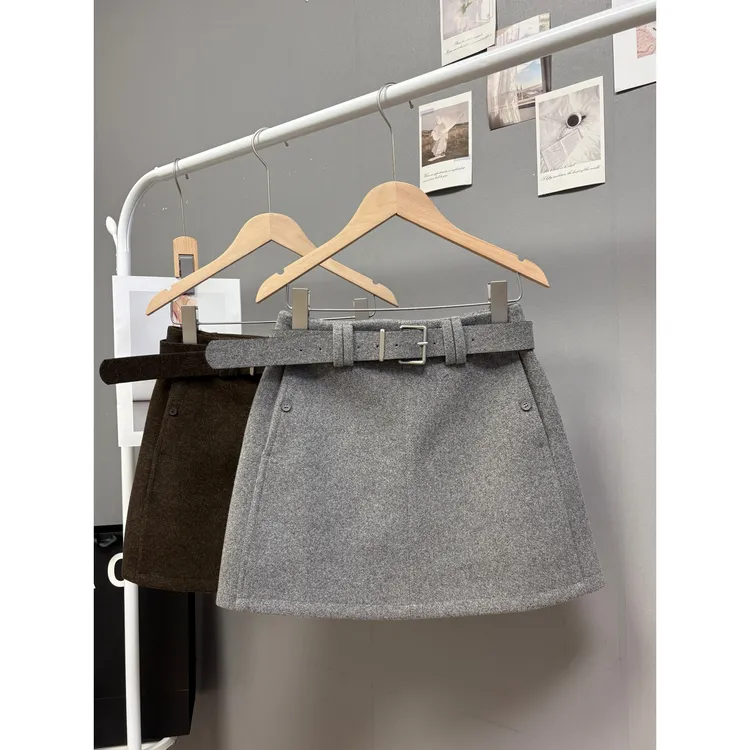 实拍秋冬2025新款毛呢半身裙灰色时尚高级感简约A字短裙配腰带