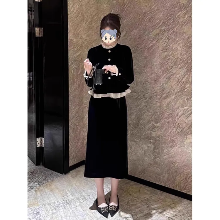 秋季高级感黑色连衣裙女大码时髦洋气小香风气质假两件减龄中长裙