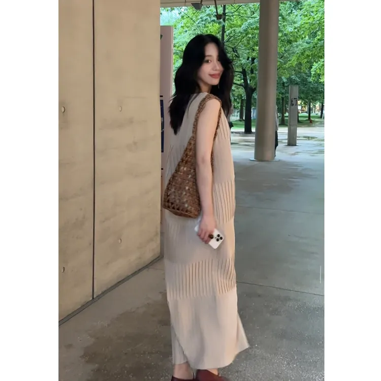 FAR ZOOM  手工正反褶直筒极简老钱风无袖背心连衣裙