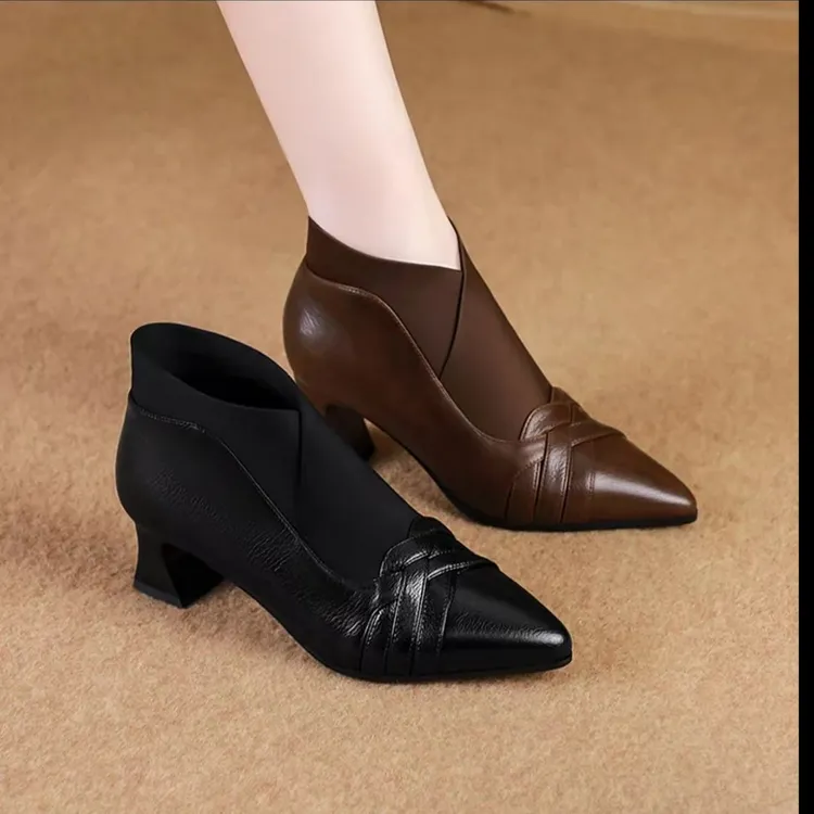 【品牌补贴】新款时装靴软底软面真皮女靴尖头秋冬短靴女鞋时尚单鞋