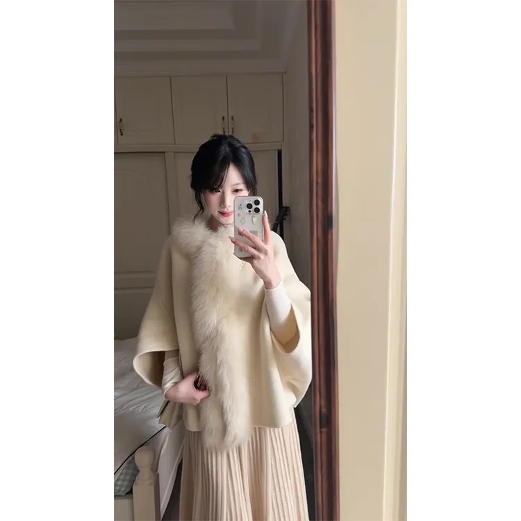 仿狐狸毛温柔千金风贵气短款羊毛斗篷双面呢大衣外套秋冬两件套女