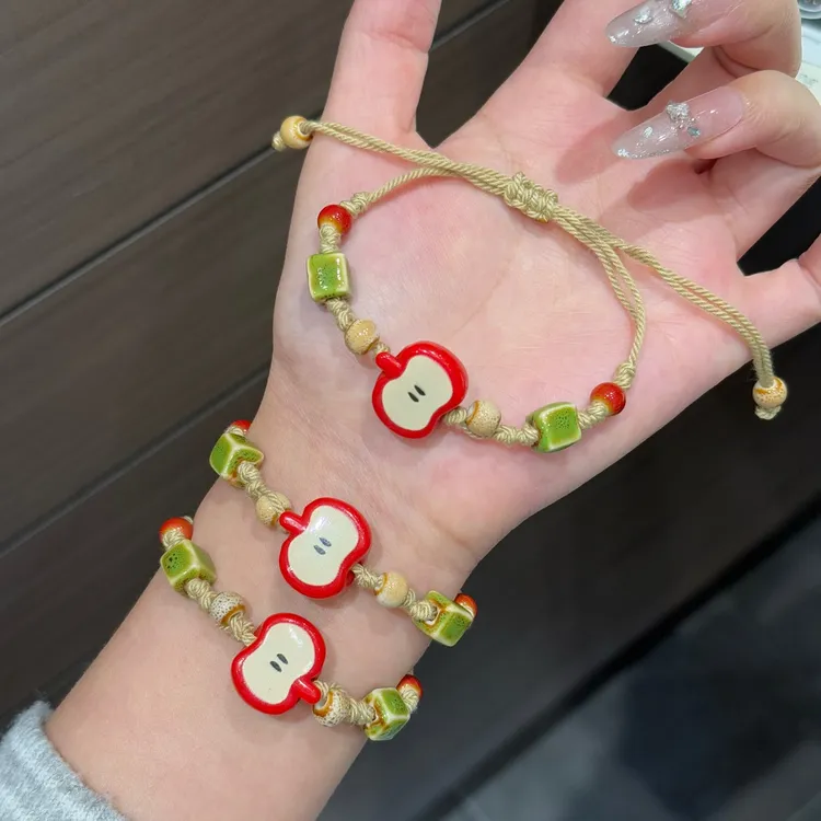 可爱苹果串珠手链平安夜手工编织可调节小众手链