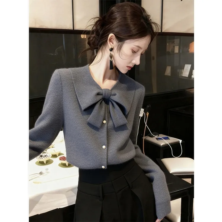 灰色蝴蝶结针织衫女2025冬季小众不撞款独特漂亮轻熟气质内搭毛衣