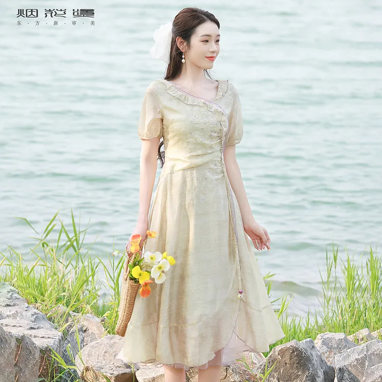 烟花烫国风气质连衣裙女 2025夏季新款清新刺绣收腰a字裙子 池绣