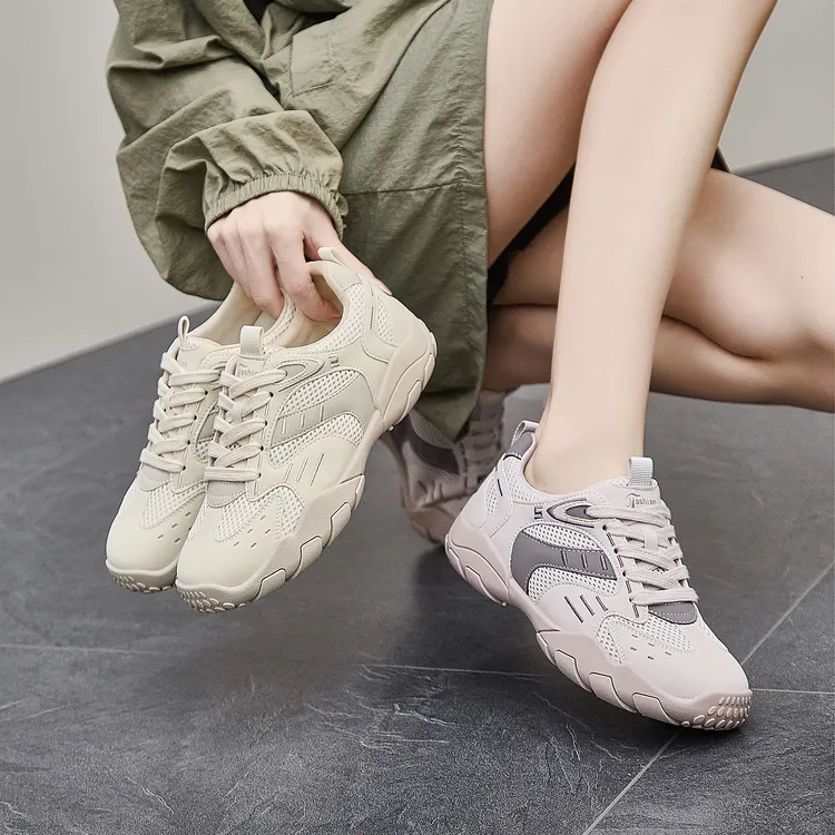 英伦风女式透气运动休闲鞋阿甘鞋百搭通勤拼色时尚爆款