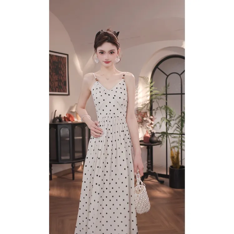 WBR-【波尔卡假日】新款显瘦收腰小众设计感气质连衣裙-52120K