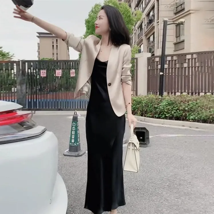 名媛优雅时尚套装女秋季款高级感气质西服外套搭吊带连衣裙两件套