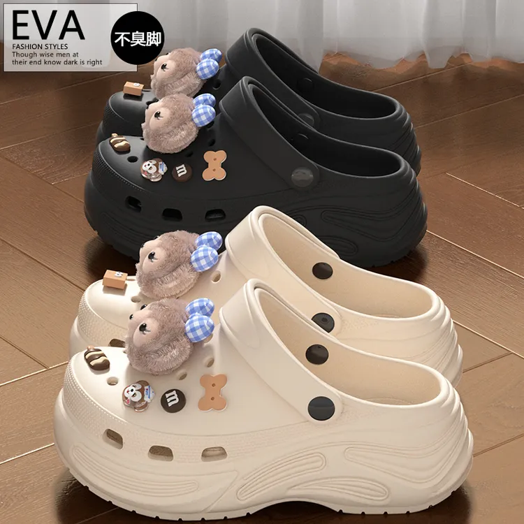 2025卡通小熊洞洞鞋女夏季外穿网红时尚百搭防滑不臭包头沙滩凉鞋