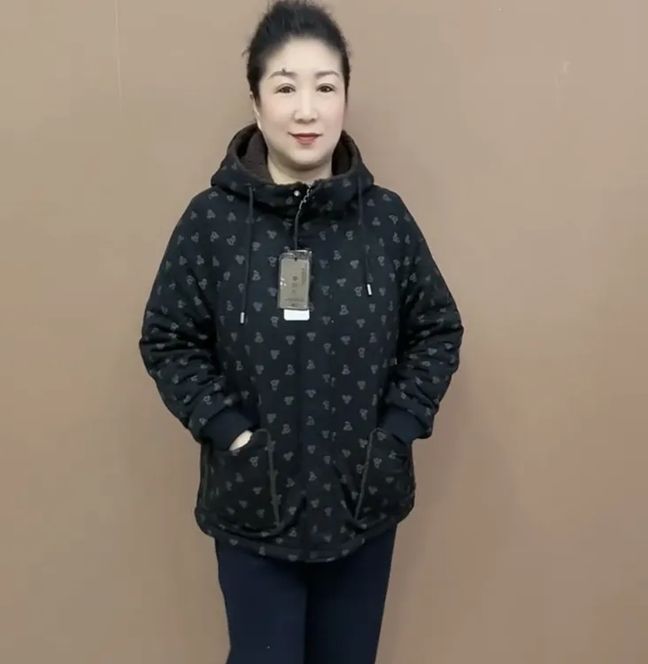 《专柜品质》冬季气质时尚休闲加厚保暖连帽大码中老年妈妈夹棉外套