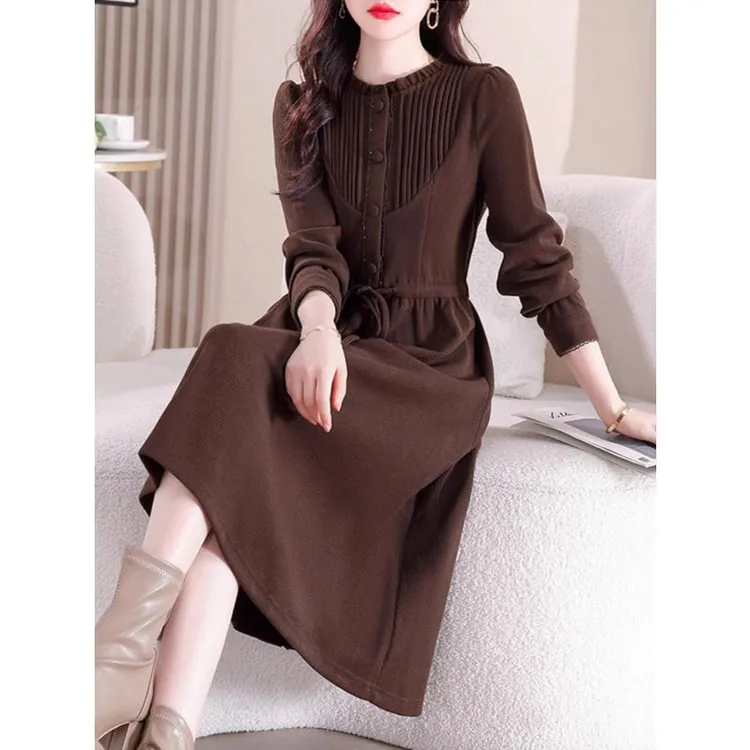 欧货高档2025新款设计感小众时尚气质法式今年流行爆款长袖连衣裙